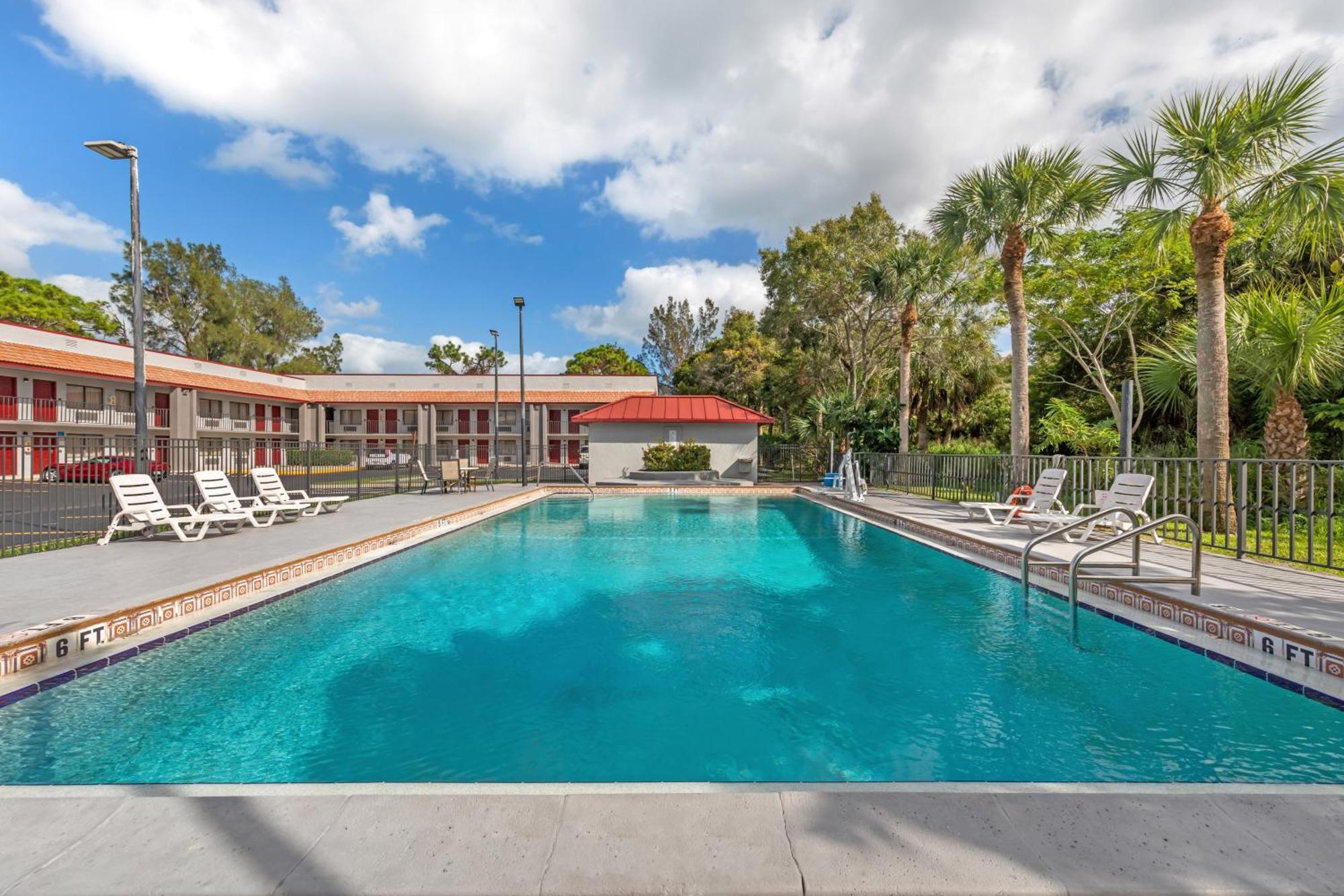 Red Roof Inn Ft Pierce Fort Pierce Exterior photo