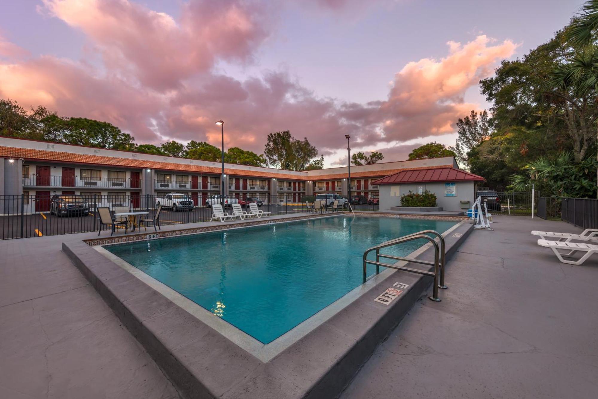 Red Roof Inn Ft Pierce Fort Pierce Exterior photo